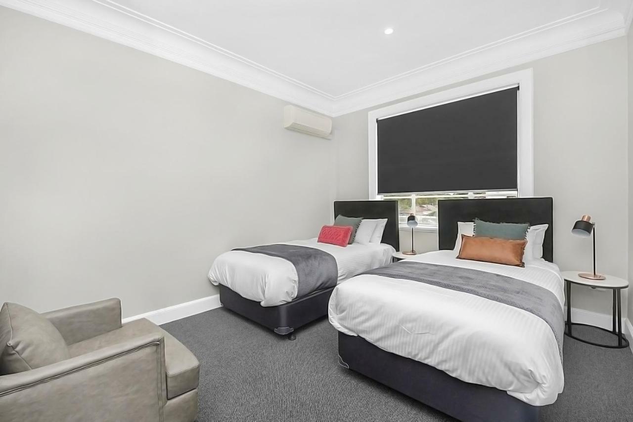 Horse And Jockey Hotel Homebush Sydney Exterior photo