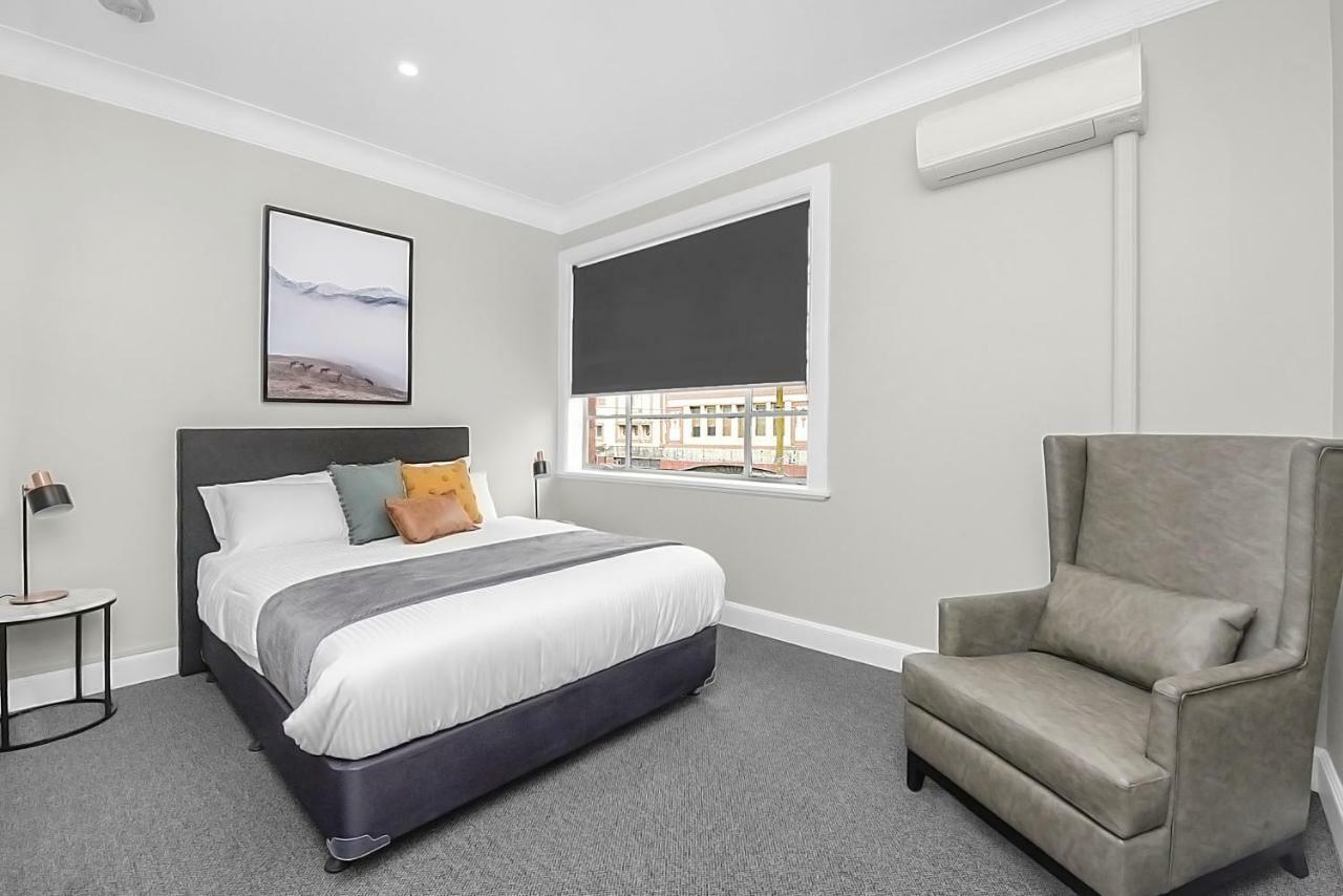 Horse And Jockey Hotel Homebush Sydney Exterior photo